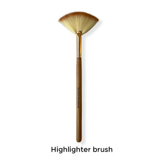 Highlighter Brush No.10 (Tapered, soft for controlled shimmer application)