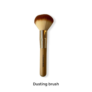 Dusting Brush No.11 (Large, fluffy for a light, airy finish)
